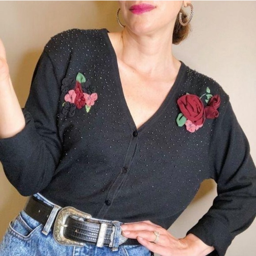 Vintage 90s 3D rosettes beaded floral cardigan M